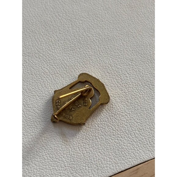 Vintage First Communion Souvenir Pin Jesus & Child Gold-Tone Metal Religious Bro - Picture 5 of 6